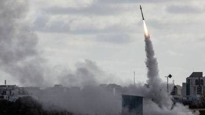 Израиль выпустил не менее 20 ракет по югу Ливана