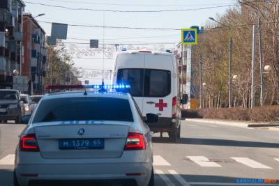 Двое водителей не захотели уступать дорогу скорой помощи в Южно-Сахалинске
