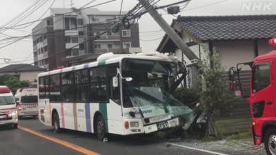 Около 20 человек пострадали в ДТП с автобусом в Японии