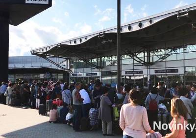 Аэропорт Праги эвакуировали из-за подозрительного предмета