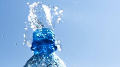 Диетолог Шмелева перечислила рекомендуемые напитки для утоления жажды в жару