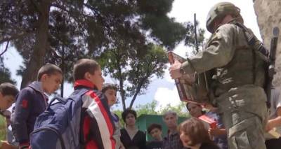 Российские миротворцы передали помощь беженцам и многодетным семьям Нагорного Карабаха