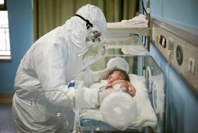 В Бразилии Минздрав заявил о "слишком высокой" смертности маленьких детей от COVID-19