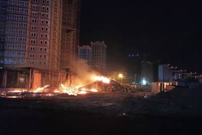 В Рязани произошел крупный пожар на территории стройплощадки ЖК «Невский»