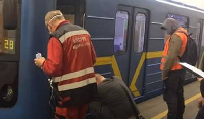 ЧП в харьковском метро, мужчина рухнул с платформы на рельсы: первые детали