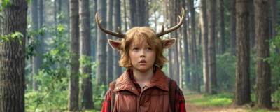 В Сети вышел русский трейлер сериала «Sweet Tooth: мальчик с оленьими рогами»