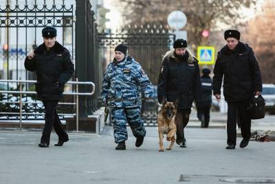 В Екатеринбурге из-за сообщений о минировали эвакуировали две школы