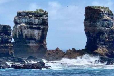 Знаменитая скала Арка Дарвина развалилась на Галапагосах