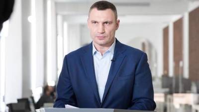 Виталий Кличко пожаловался на вооруженных людей