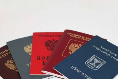 Пятерых иностранных граждан фиктивно зарегистрировали жители Псковской области