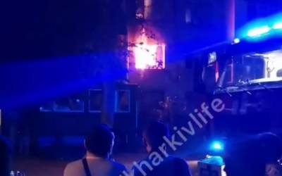 В Харькове вспыхнул пожар в общежитии, эвакуировали десятки людей: фото и детали ЧП