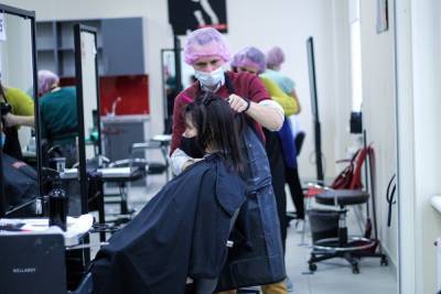 В Петербурге почти на треть вырос спрос на услуги парикмахеров