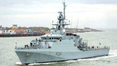 Читатели британской газеты высмеяли присутствие корабля ВМФ Британии в Черном море