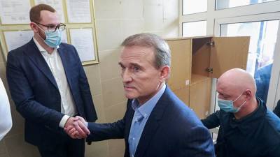 Адвокаты обжаловали решение суда о домашнем аресте Медведчука