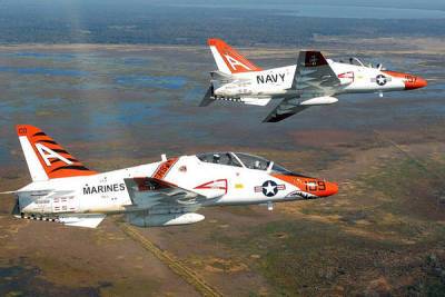 Два самолёта ВМС США столкнулись в небе над Техасом во время тренировочного полёта