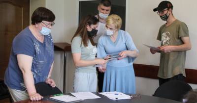 В Калининградской области сиротам вручили первые 19 жилищных сертификатов