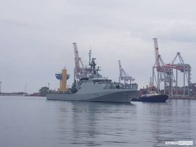 Британский патрульный корабль Trent зашел в порт Одессы (ФОТО)
