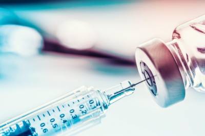 Нужно ли вакцинироваться переболевшим коронавирусом: в Минздраве рассказали