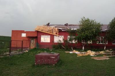В Ингушетии сильный ветер сорвал кровлю школы и фельдшерско-акушерского пункта