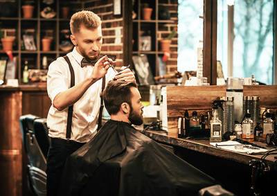 Минздрав Чехии смягчил масочный режим в парикмахерских и спортзалах