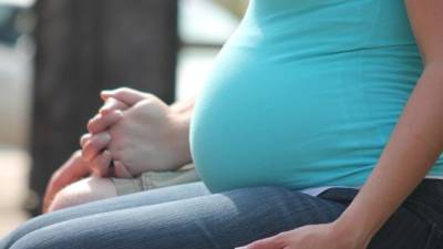 В Госдуме одобрили меры поддержки беременным и семьям с детьми