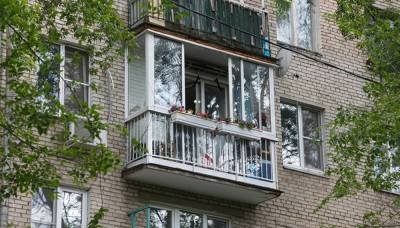 В Светлогорске трехлетний мальчик выпал с балкона четвертого этажа