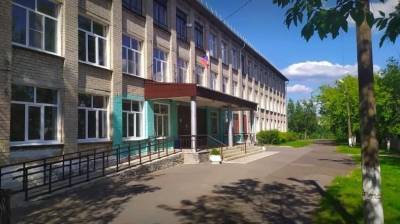 Соцсети: школа в Навашинском районе охраняется после сообщения о подрыве