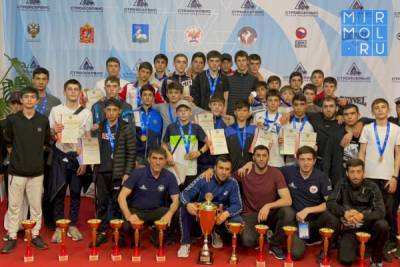 Свыше 30 медалей на первенстве России выиграли тайбоксеры Дагестана