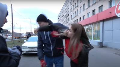 Хунвейбины: активисты "Стопхама" спровоцировали петербурженку на хук справа