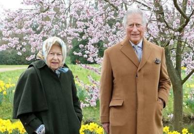 Королева Єлизавета II і принц Чарльз посадили дерево і запустили новий проєкт: відео