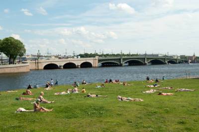 В Петербурге сделают комфортабельными для отдыха 24 пляжа