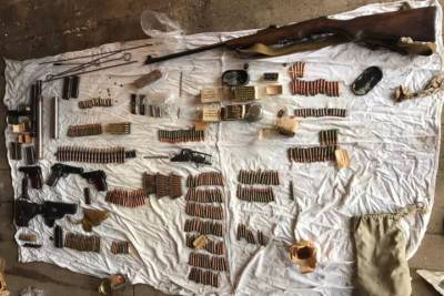 В доме умершего рязанского пенсионера нашли пять пистолетов и более тысячи патронов