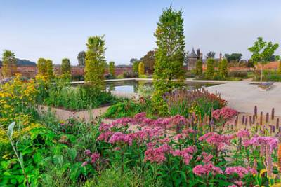 Великобритания открыла крупнейший королевский сад Европы