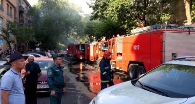 Крупный пожар в центре Еревана – что могло стать причиной возгорания? Видео