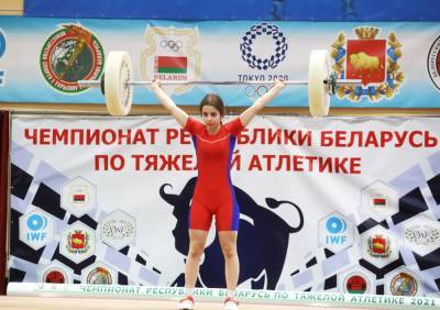 Фотофакт: В Гродно стартовал чемпионат страны по тяжелой атлетике