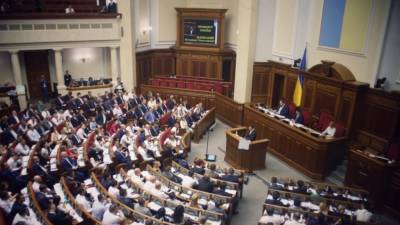 Украинского депутата подловили за игрой в шахматы во время заседания Рады
