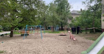 В Луганской области на детской площадке взорвалась 9-летняя девочка