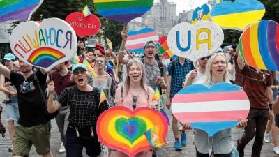 Украинские представители ЛГБТ собрались с гастролями на Донбасс