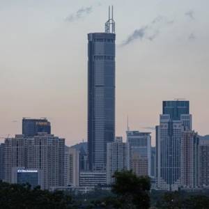 В Китае неожиданно зашатался небоскреб: эвакуированы тысячи людей. Видео - reporter-ua.com - Китай