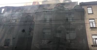 В Петербурге третий раз за месяц загорелся дом Басевича