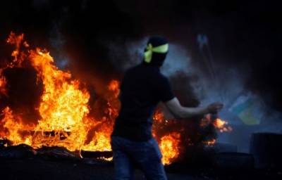 Военные Израиля применили слезоточивый газ против палестинцев
