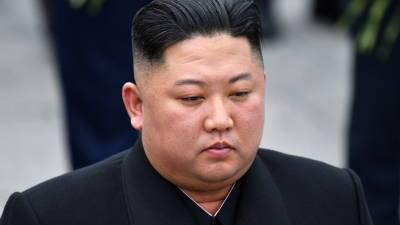 Ким Чен Ын запретил крашеные волосы и узкие джинсы
