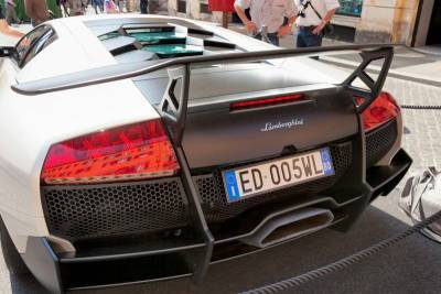 Lamborghini анонсировала первый электрический автомобиль компании и мира