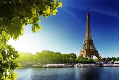 В Париже изъяли права у водителей, которые потребовали у туристов 230 евро за поездку с аэропорта