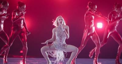 "Евровидение-2021": участница из Кипра в "голом" платье устроила эротические танцы на сцене