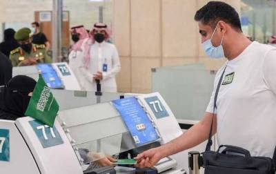 В Саудовской Аравии с августа запретят посещать госучреждения без прививки от коронавируса
