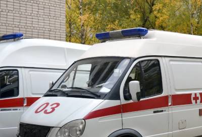 В Петербурге два человека пострадали во время грозы