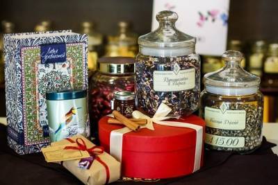 Подарки для учителей из шоколада, джема, ароматных сортов кофе и чая соберут в «Унции»