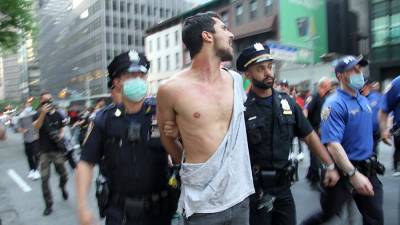 Участники акции в поддержку Палестины устроили потасовку в Нью-Йорке