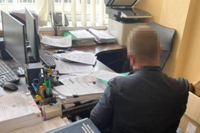 На Харьковщине сотрудник налоговой за $50 тысяч хотел повлиять на коллегу